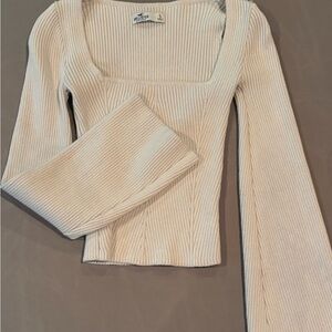 Longsleeve white knit top